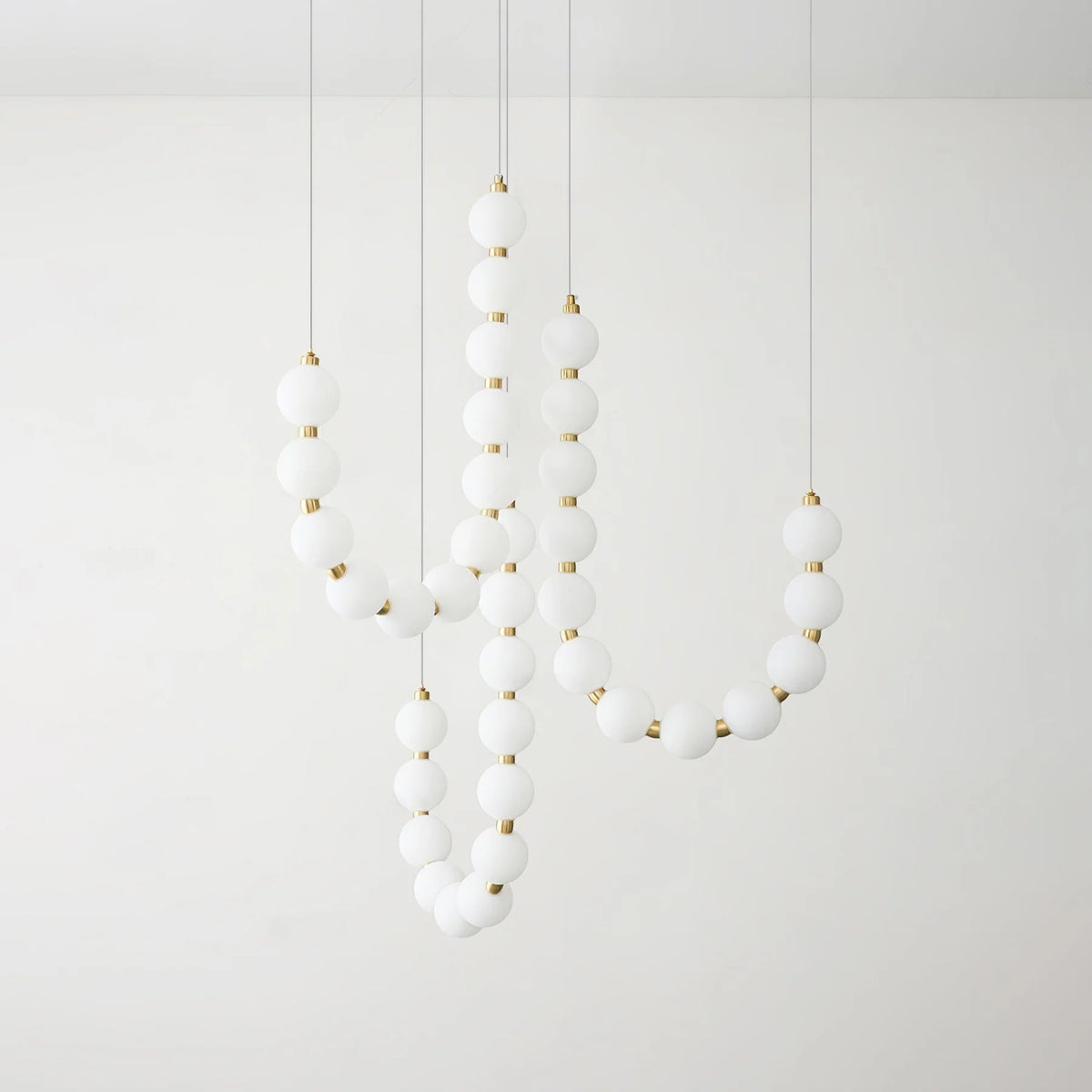 Acrylic Pearl Necklace Chandelier – product image 51