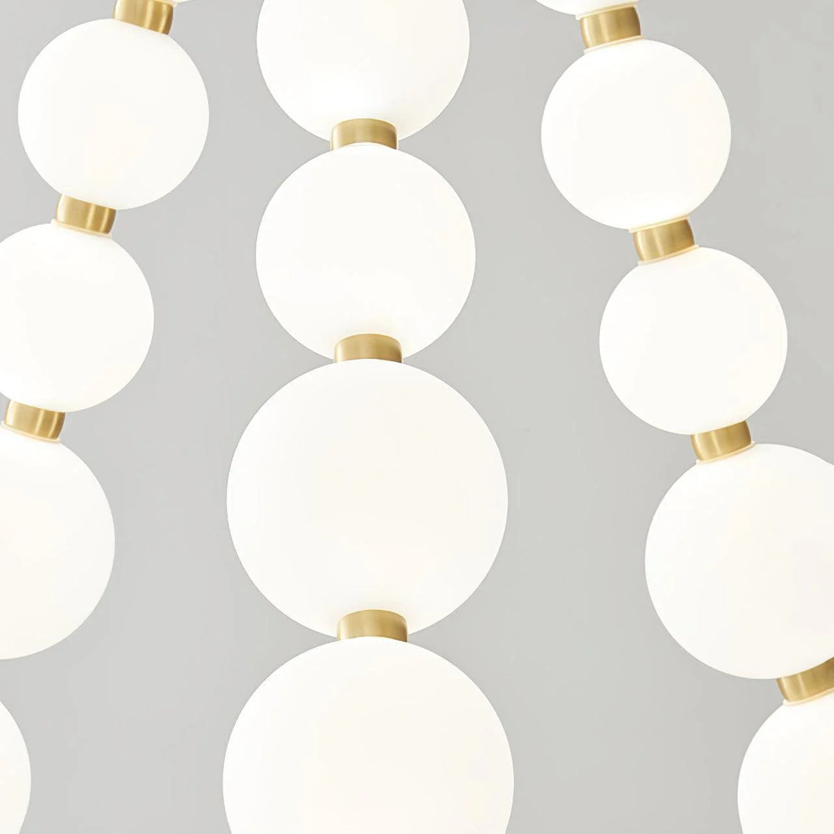 Acrylic Pearl Necklace Chandelier – product image 18