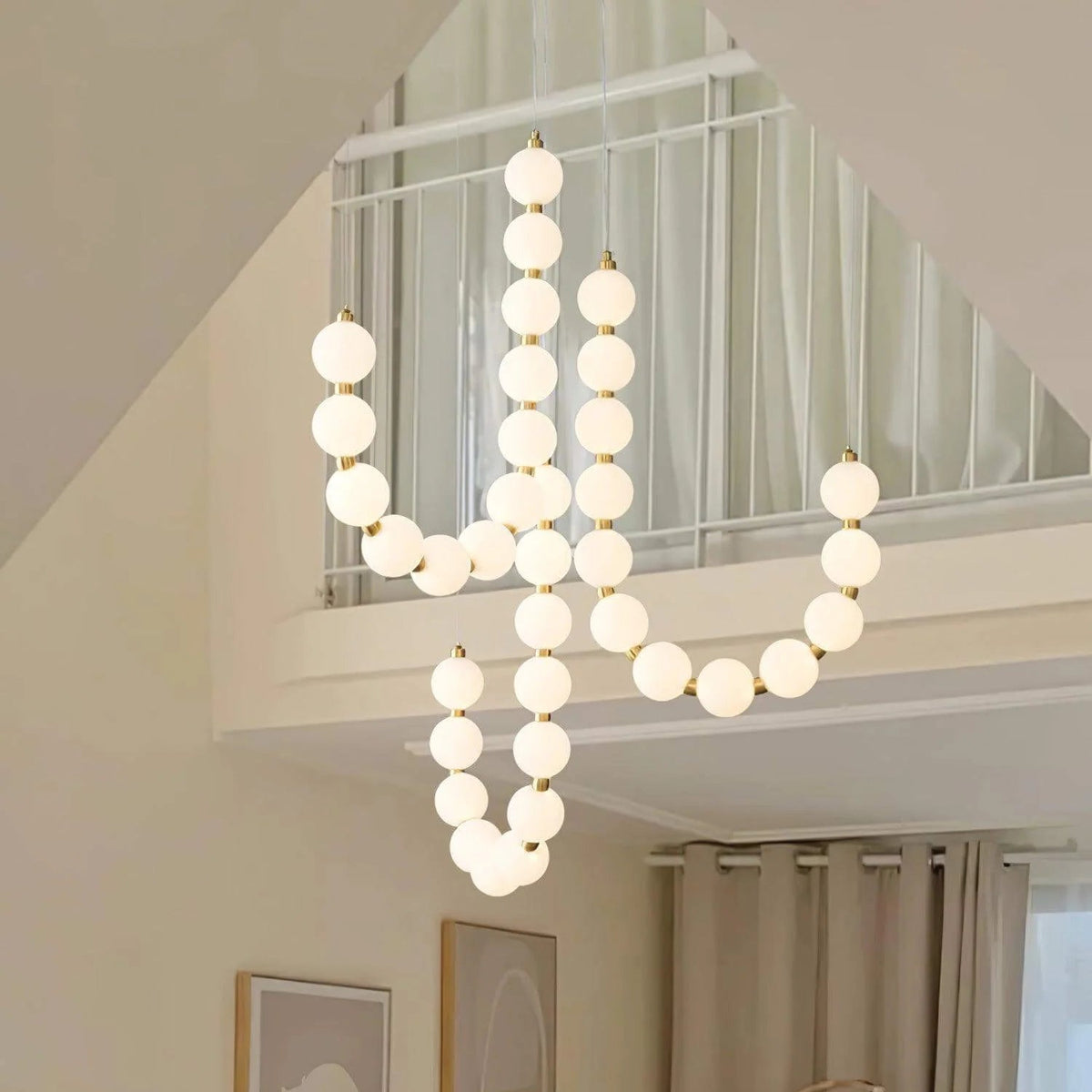 Acrylic Pearl Necklace Chandelier – product image 10