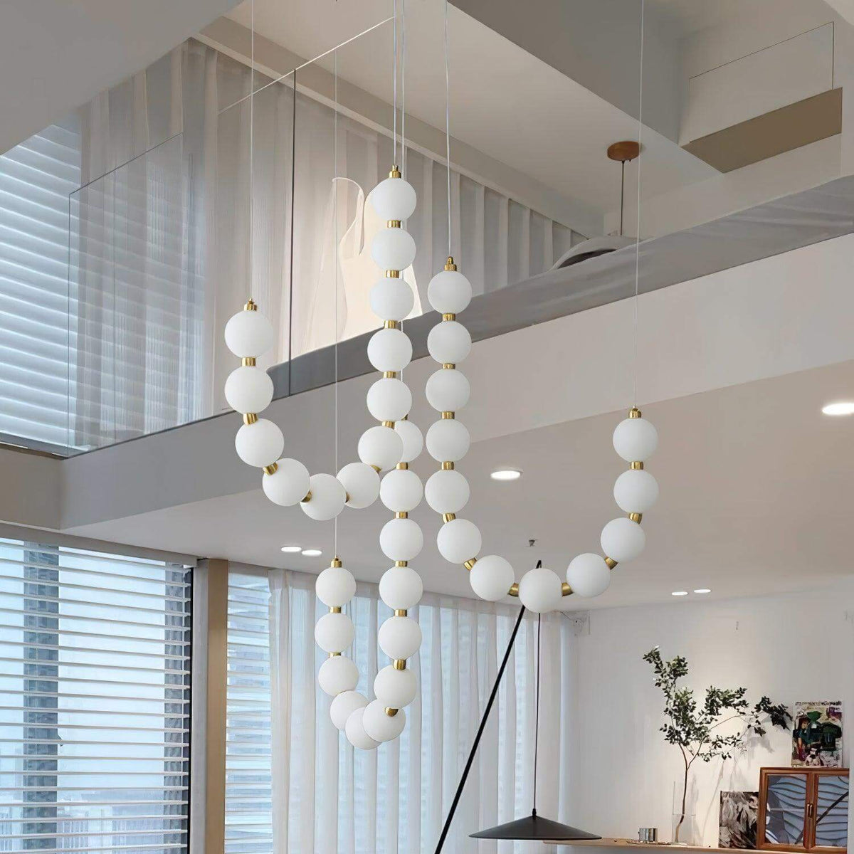 Acrylic Pearl Necklace Chandelier – product image 11