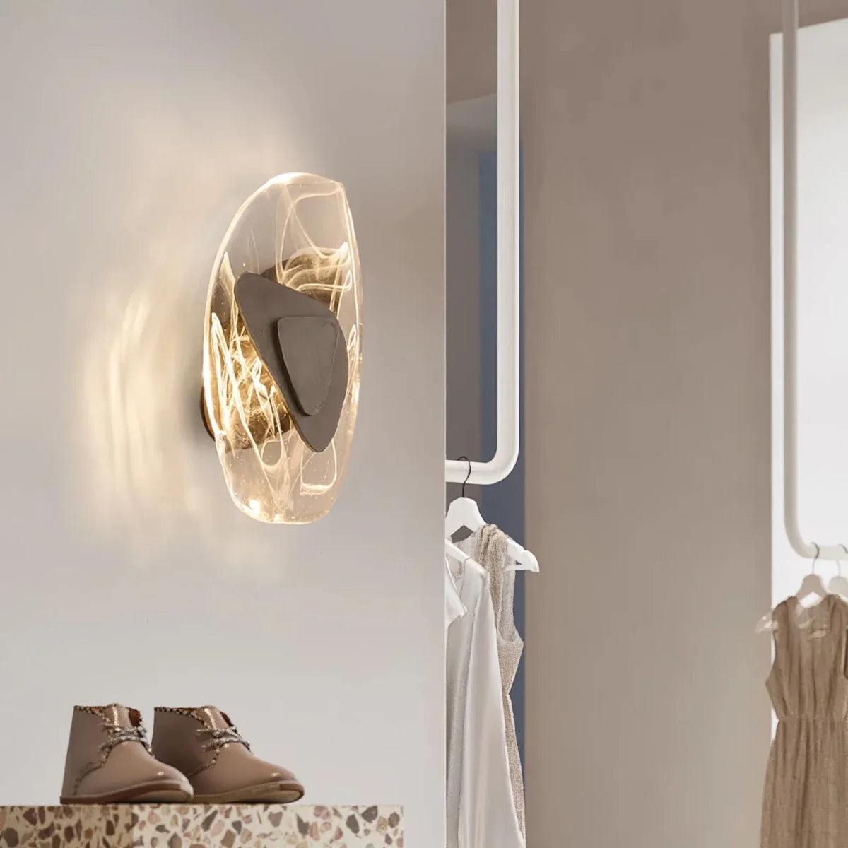 Curved Metal Arc Wall Sconce — Postmodern Nordic Style | CROISSANT™