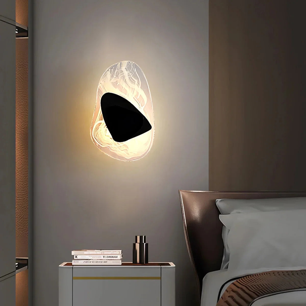 Curved Metal Arc Wall Sconce — Postmodern Nordic Style | CROISSANT™