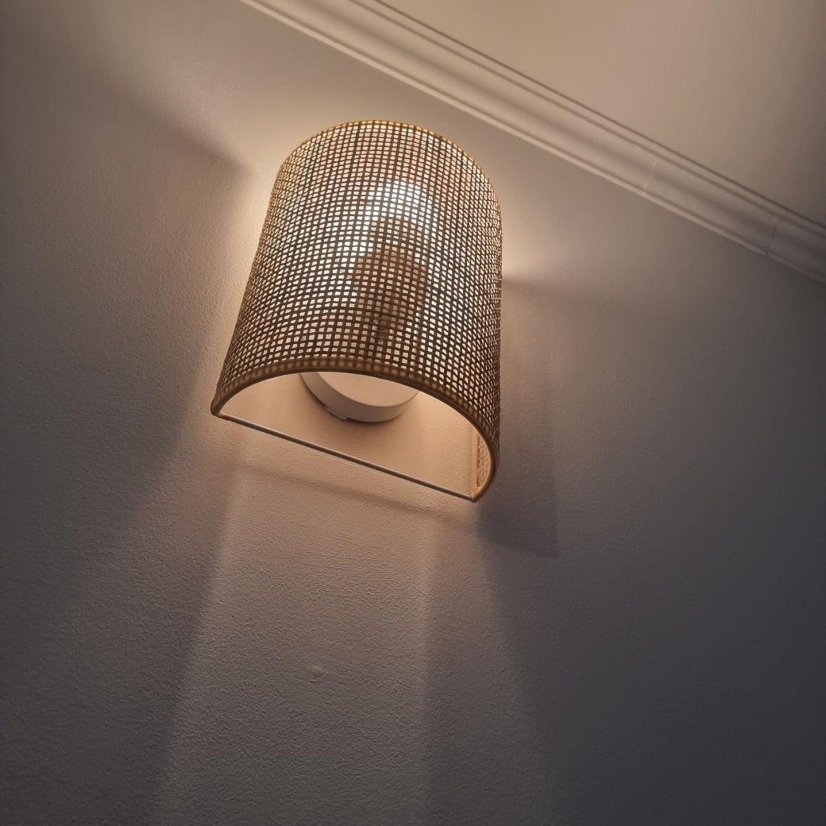 Hand-Woven Bamboo Wall Sconce — Japandi Natural Style | BAMB™