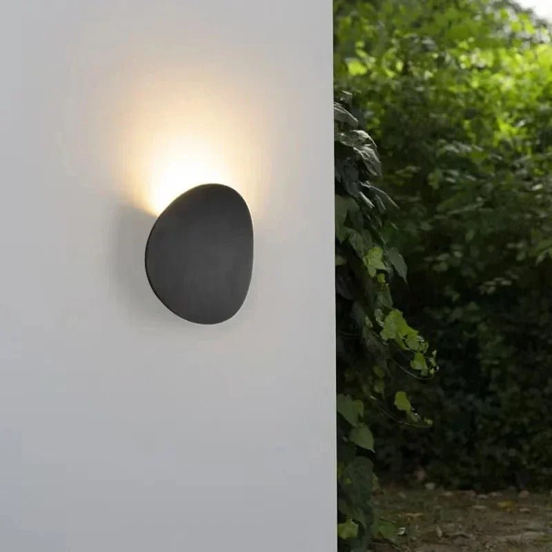 Pebble-Shaped Waterproof Outdoor Wall Sconce — Aluminum & Glass Style | GALET™