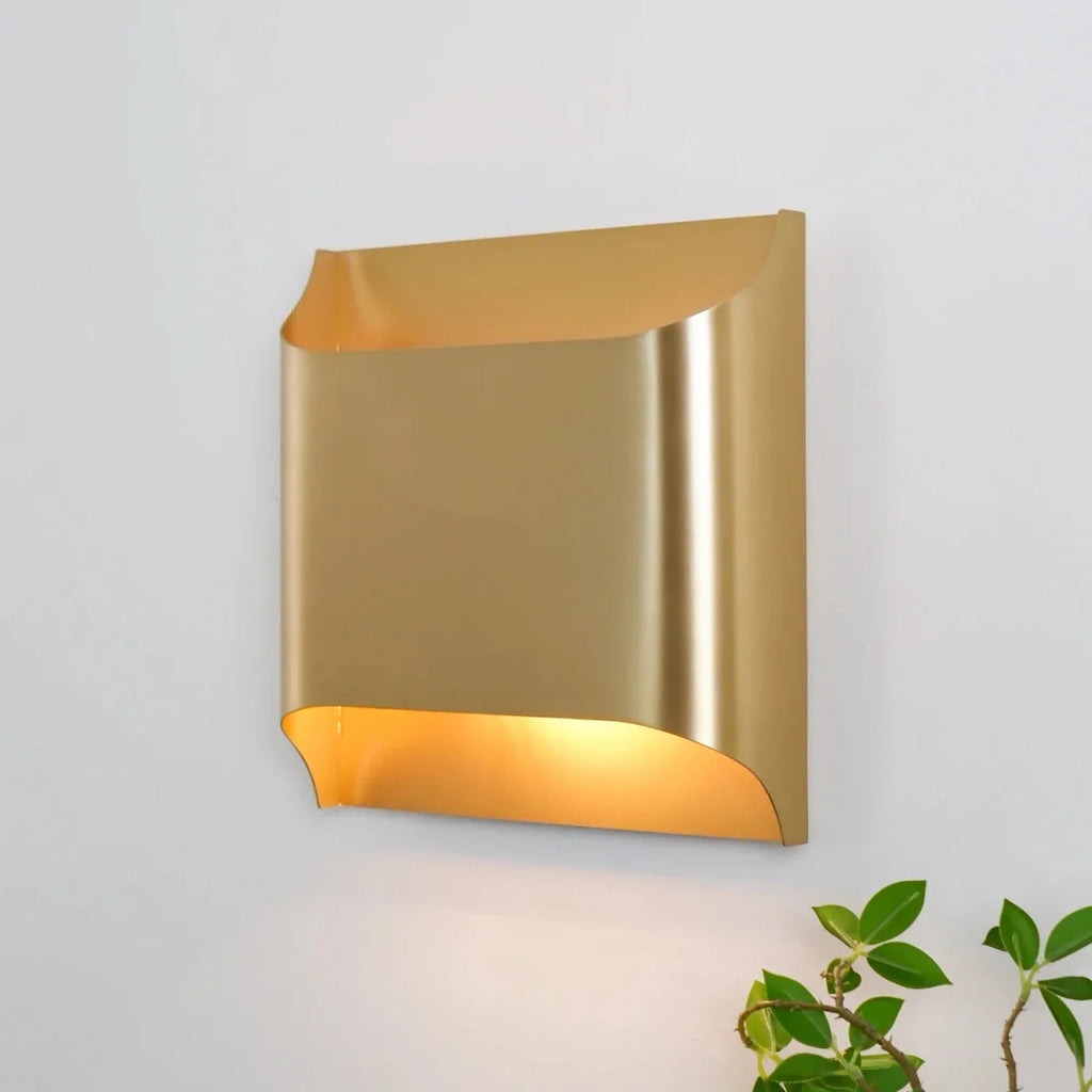 Solid Brass Minimalist Wall Sconce — Cottage Style | TRINGLE™