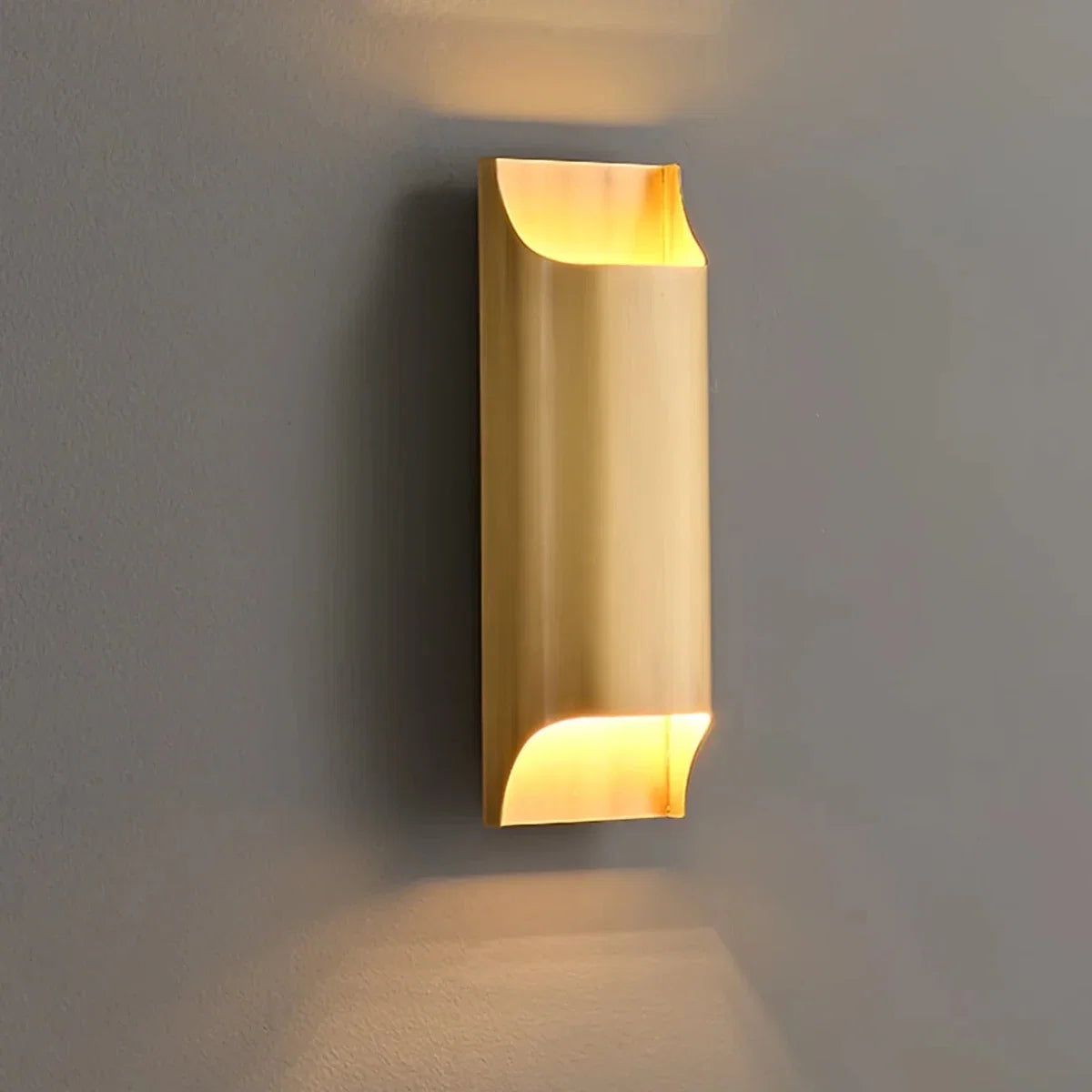 Solid Brass Minimalist Wall Sconce — Cottage Style | TRINGLE™