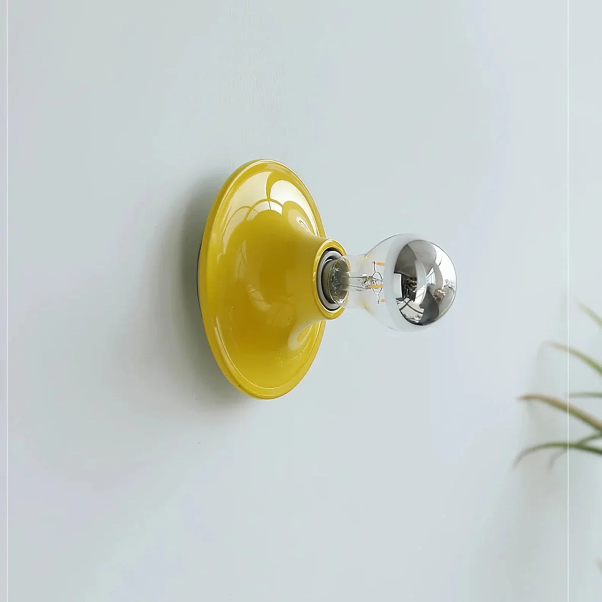 Round Retro Wall Sconce — Small Creative Nordic Bedside Style | JETON™