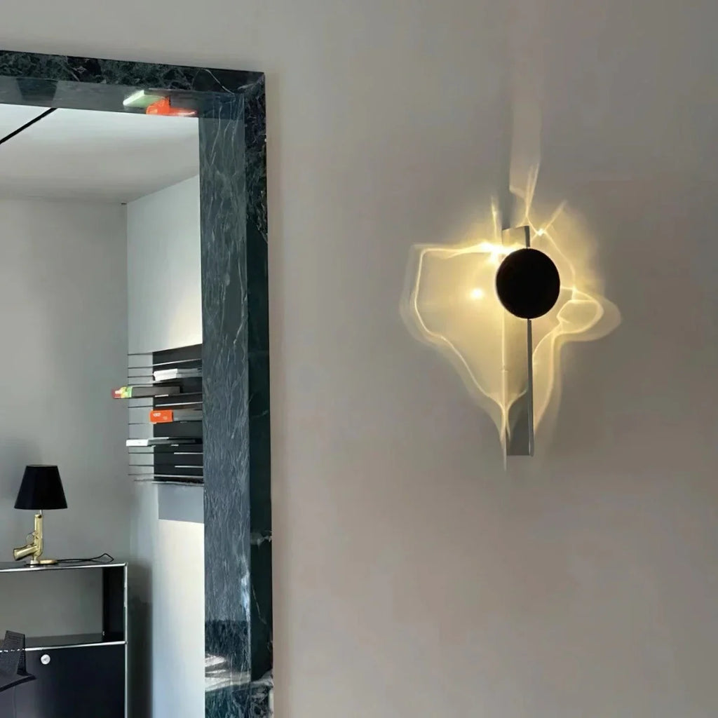 Ridged Aluminum Shadow Wall Sconce — Modern Bedside Style | STRIÉ™