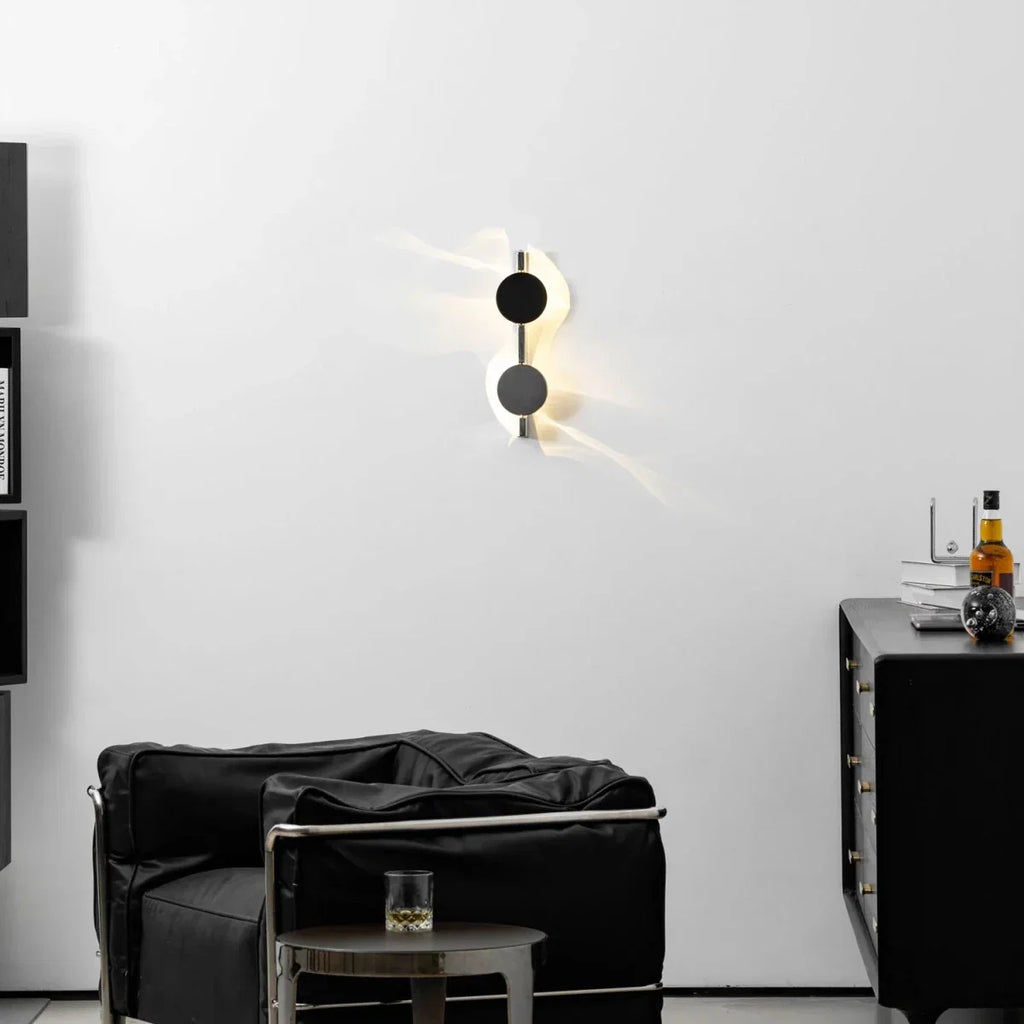 Ridged Aluminum Shadow Wall Sconce — Modern Bedside Style | STRIÉ™