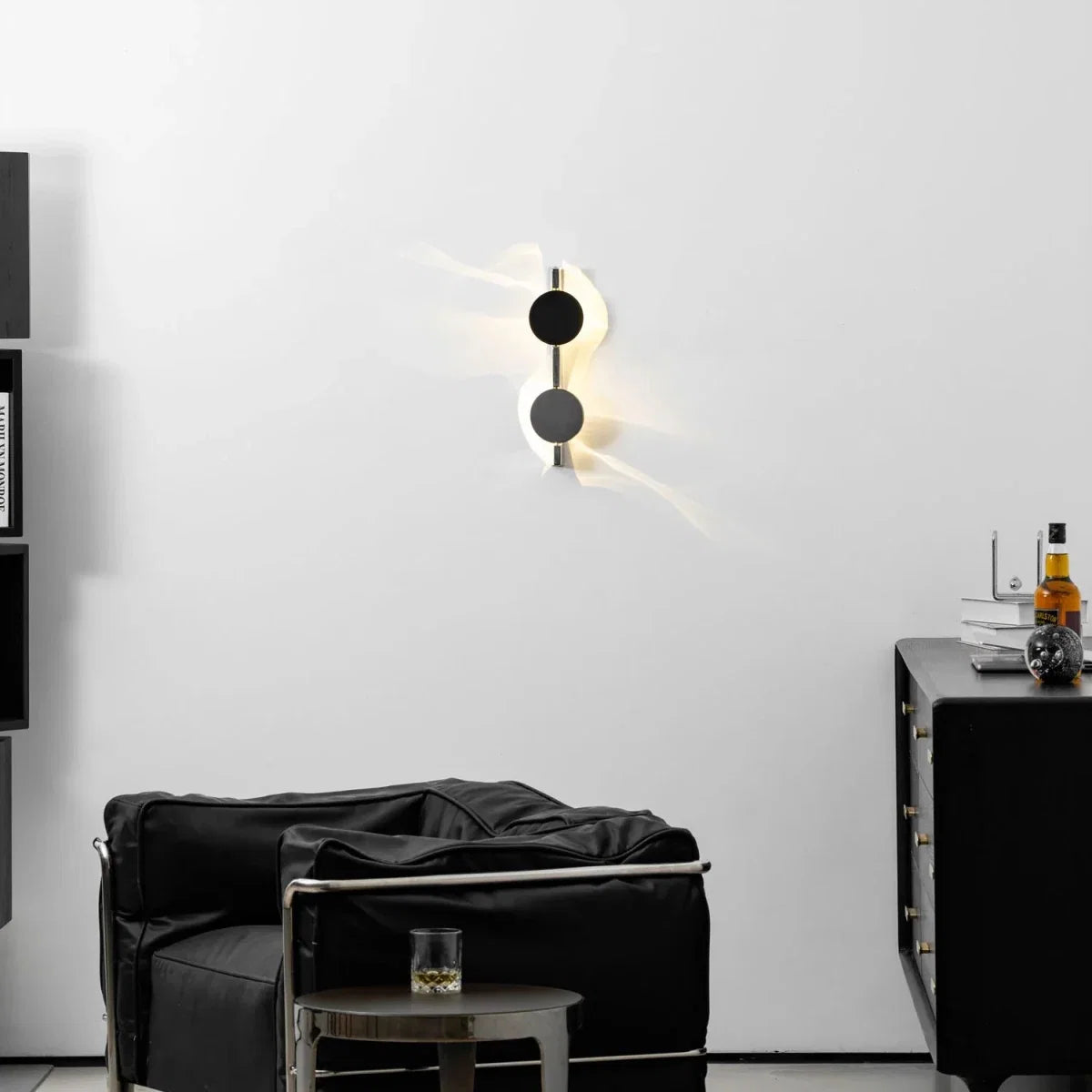 Ridged Aluminum Shadow Wall Sconce — Modern Bedside Style | STRIÉ™