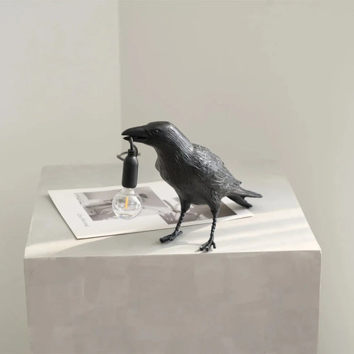 Sculptural Resin Crow Table Lamp — Playful Style | CORBEAU™
