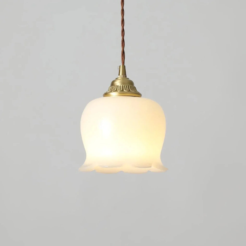 Cream Metal Flower Pendant — Vintage American Style | CAMÉLIA™