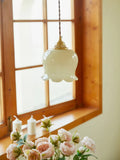 Cream Metal Flower Pendant — Vintage American Style | CAMÉLIA™